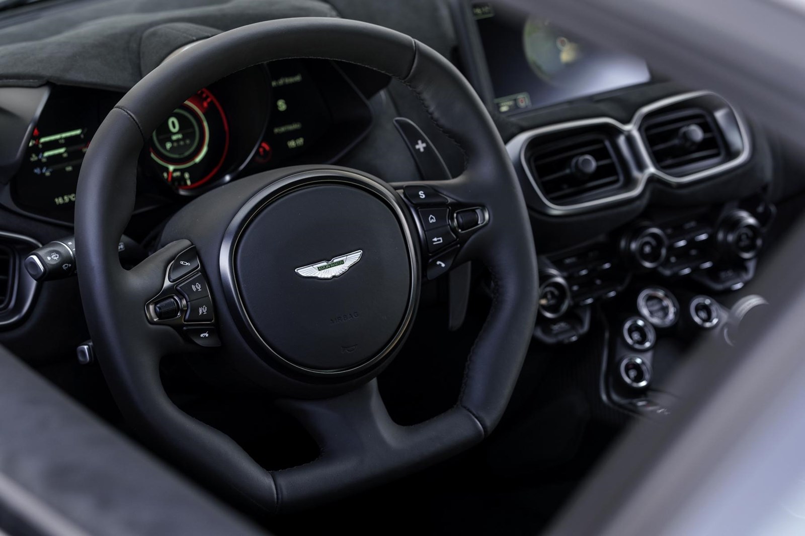 Aston Martin V8 Vantage Testbericht Fire Ice